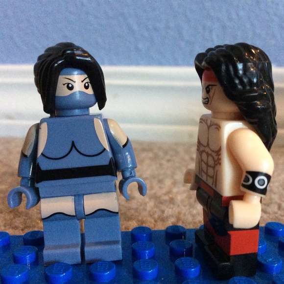 Custom Lego Mortal Kombat Kitana Minifigure - Picture 6 of 6